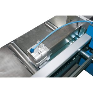 Pneumatischer Armrückzug