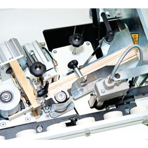 Streifenkantenmagazin